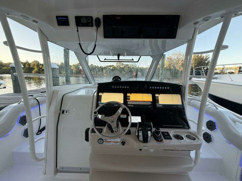 42ft Boston Whaler Yacht For Sale