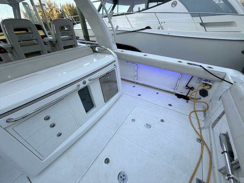 42ft Boston Whaler Yacht For Sale