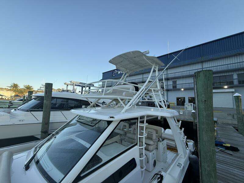 42ft Boston Whaler Yacht For Sale