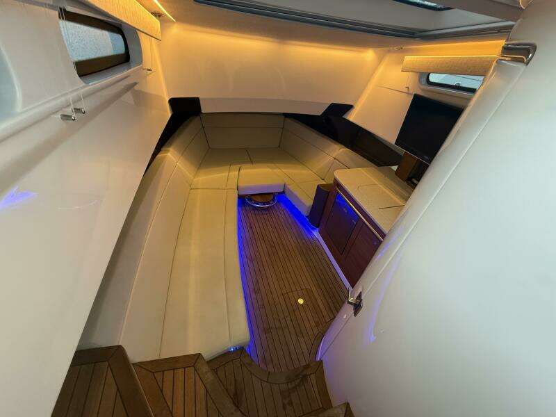 42ft Boston Whaler Yacht For Sale