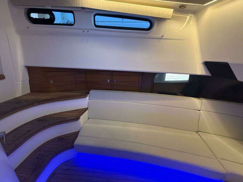 42ft Boston Whaler Yacht For Sale