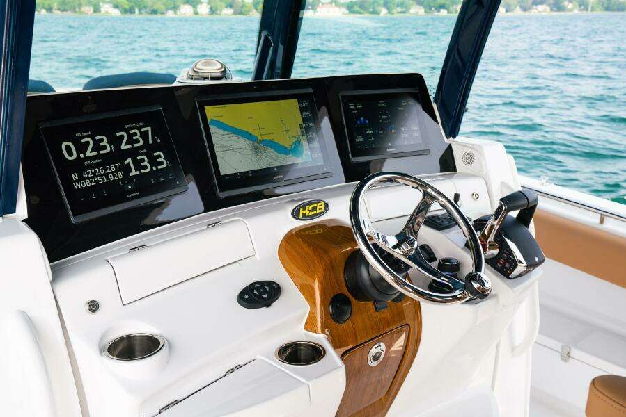 42ft HCB Yacht For Sale