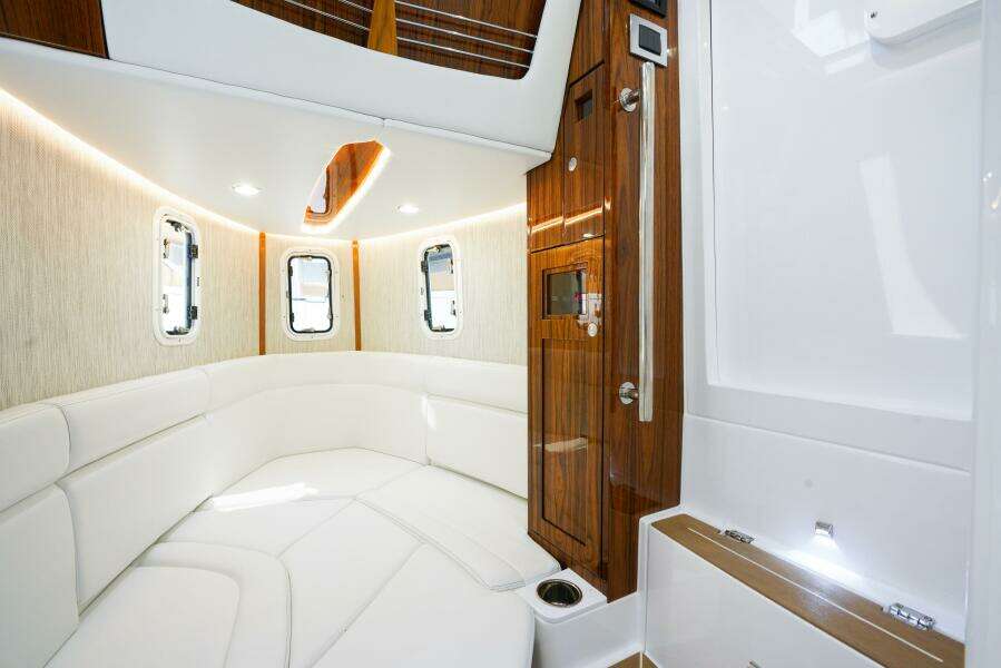 42ft HCB Yacht For Sale