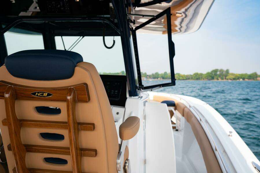 42ft HCB Yacht For Sale