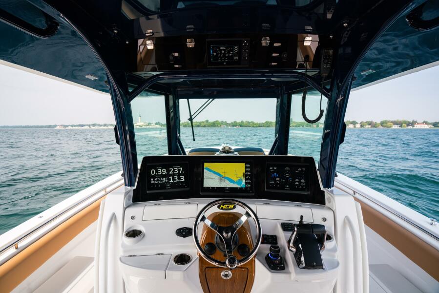 42' 2023 HCB 42 Lujo