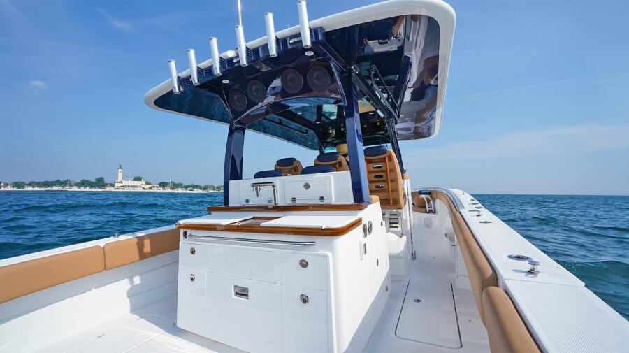 42' 2023 HCB 42 Lujo