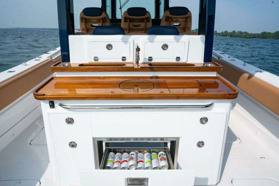 42ft HCB Yacht For Sale