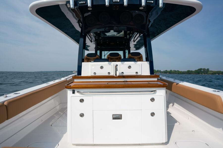 42' 2023 HCB 42 Lujo