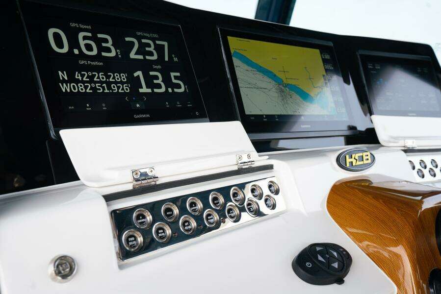 42ft HCB Yacht For Sale