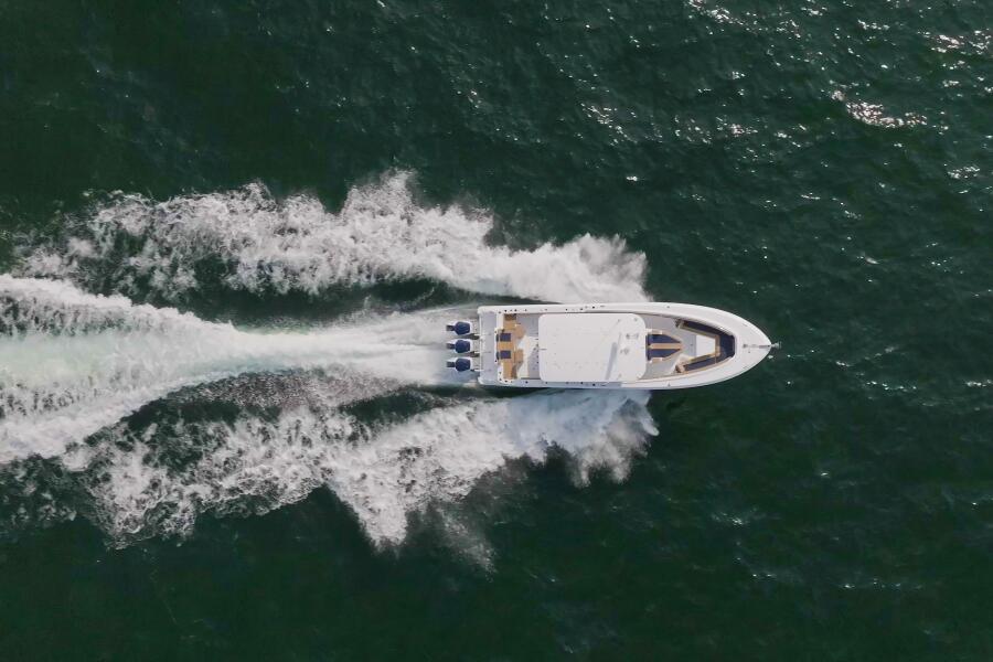 42' 2023 HCB 42 Lujo