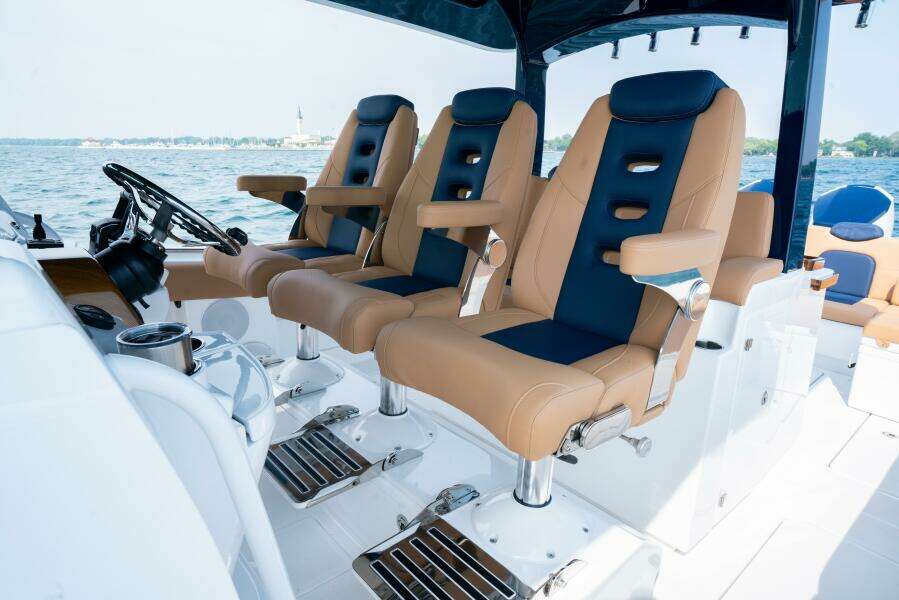 42ft HCB Yacht For Sale