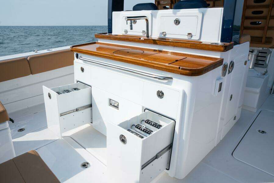 42ft HCB Yacht For Sale