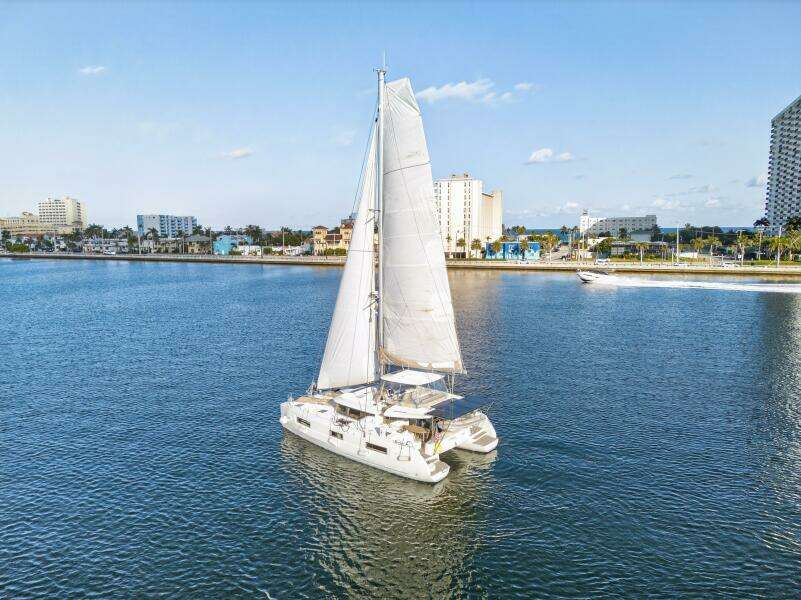 White Heron 46ft Lagoon Yacht For Sale