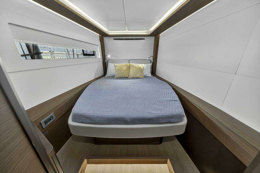 White Heron 46ft Lagoon Yacht For Sale