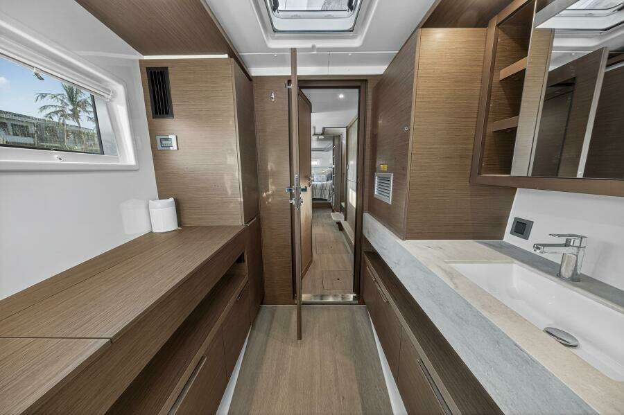 White Heron 46ft Lagoon Yacht For Sale