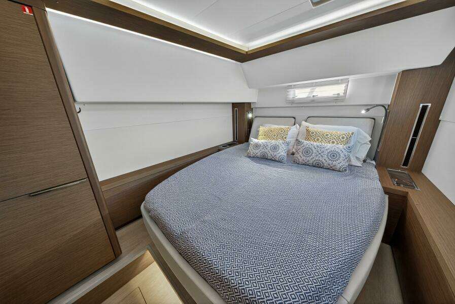 White Heron 46ft Lagoon Yacht For Sale