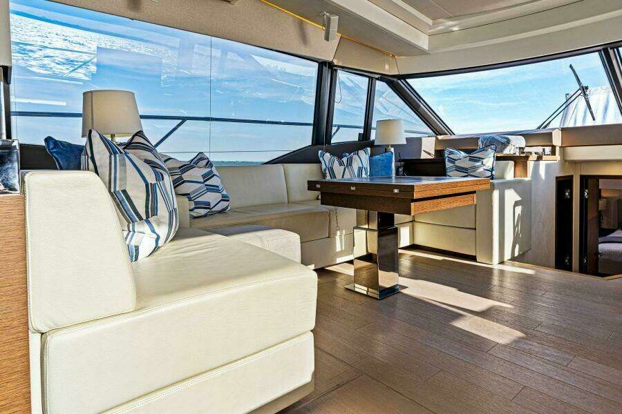 2019 63 Prestige Flybridge - RT Time - Dinette