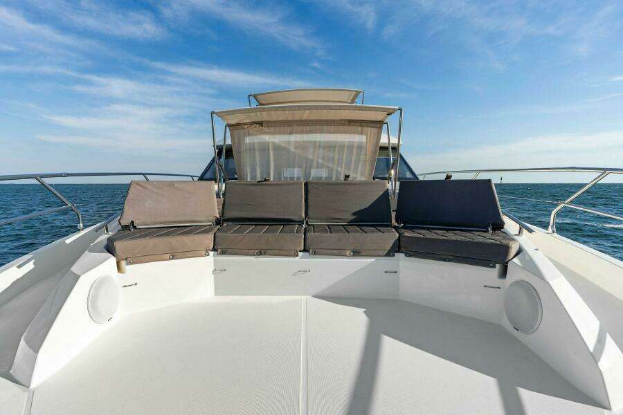 2019 63 Prestige Flybridge - RT Time - Bow