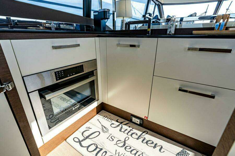 2019 63 Prestige Flybridge - RT Time - Galley