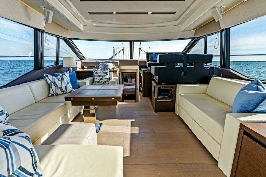 2019 63 Prestige Flybridge - RT Time - Salon