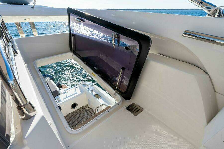 2019 63 Prestige Flybridge - RT Time - Flybridge Access