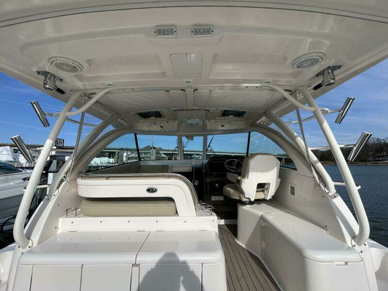 38ft Pursuit Yacht For Sale