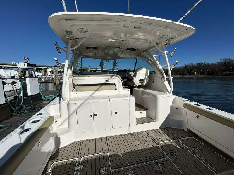 38ft Pursuit Yacht For Sale