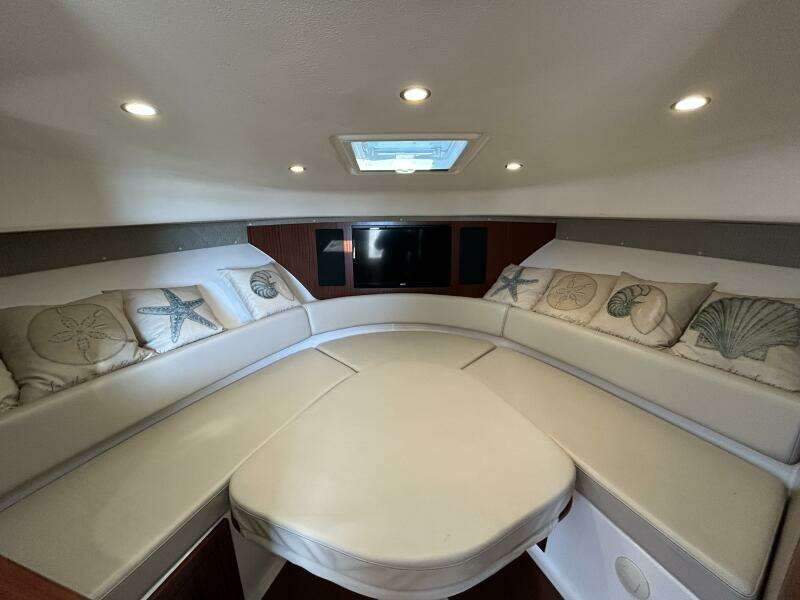 38ft Pursuit Yacht For Sale