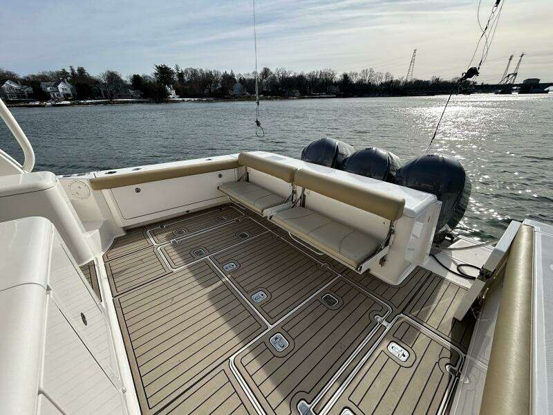 38ft Pursuit Yacht For Sale