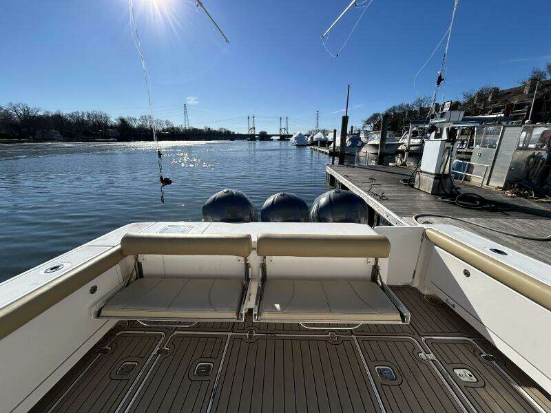 38ft Pursuit Yacht For Sale