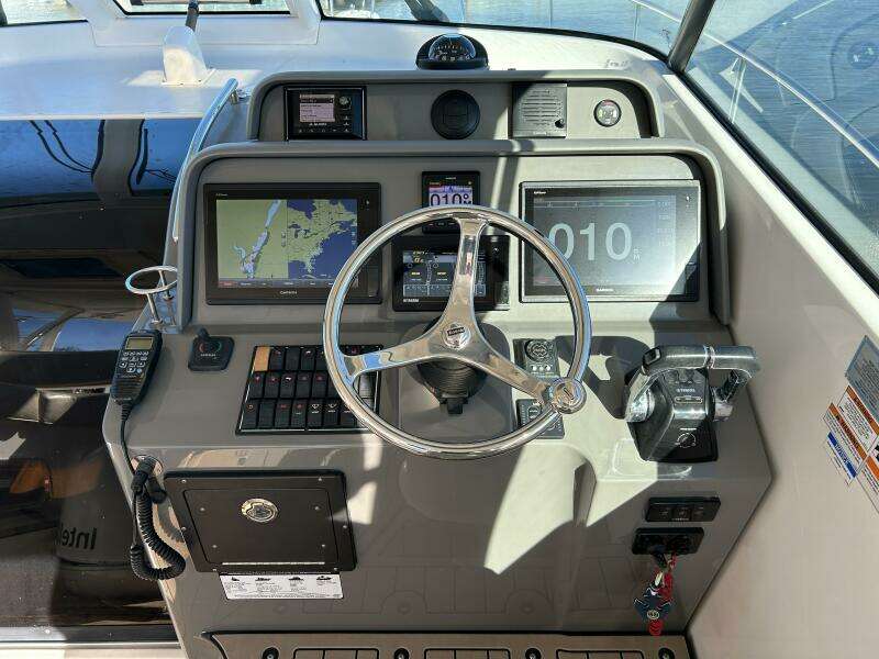 38ft Pursuit Yacht For Sale