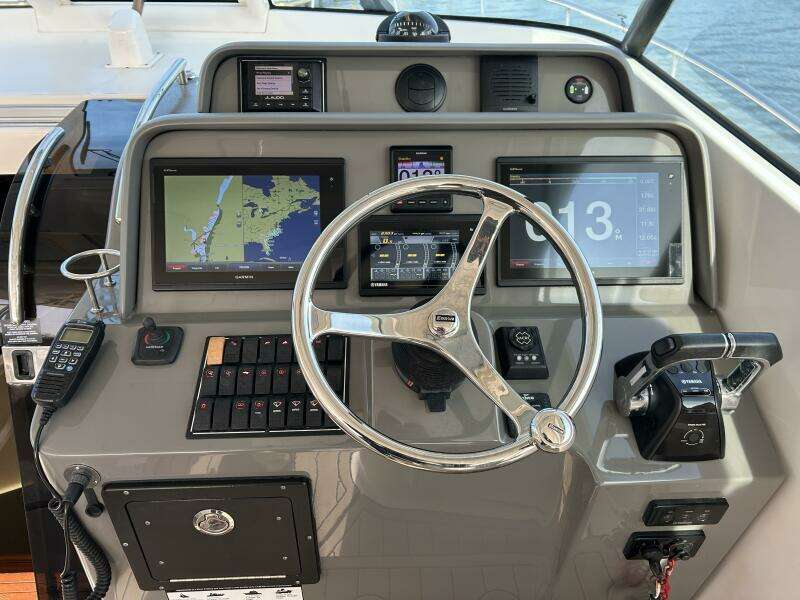 38ft Pursuit Yacht For Sale