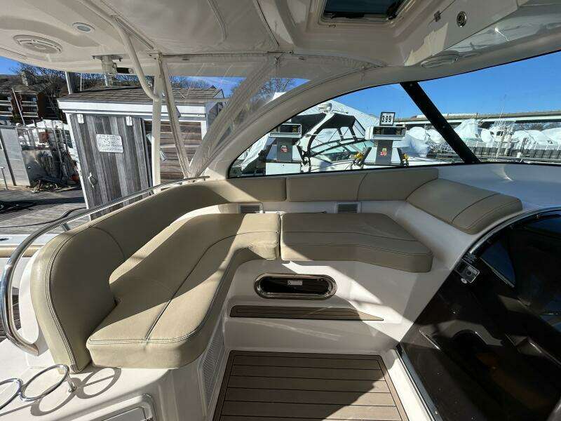 38ft Pursuit Yacht For Sale