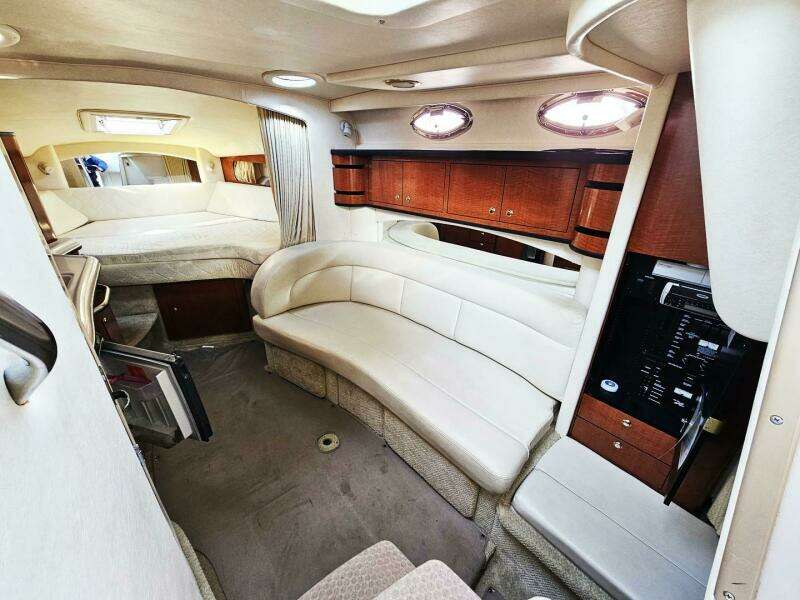 30ft Sea Ray Yacht For Sale