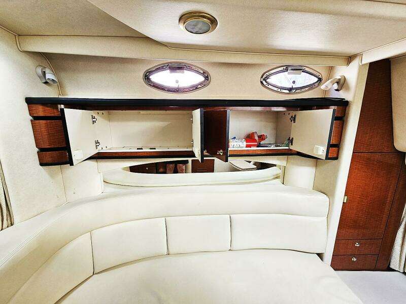 30ft Sea Ray Yacht For Sale