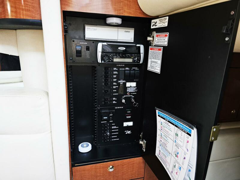 2004 Sea Ray 300 Sundancer