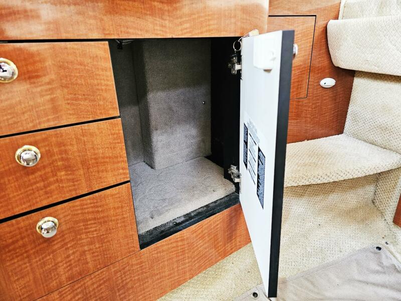 2004 Sea Ray 300 Sundancer