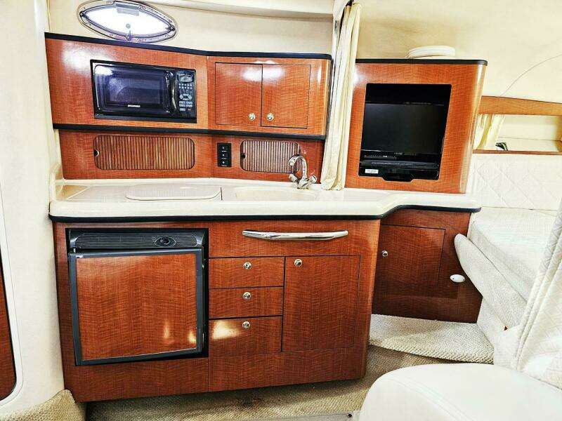 30ft Sea Ray Yacht For Sale