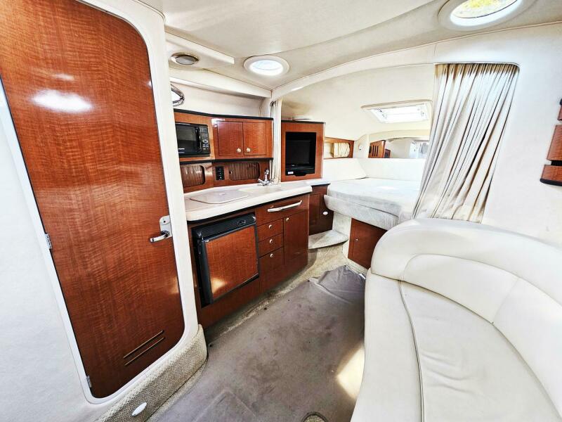 2004 Sea Ray 300 Sundancer