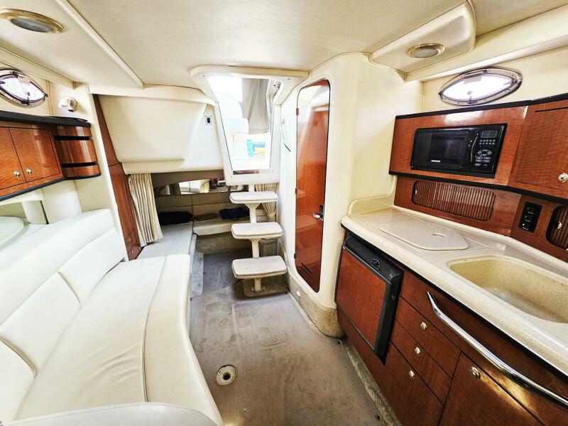 2004 Sea Ray 300 Sundancer