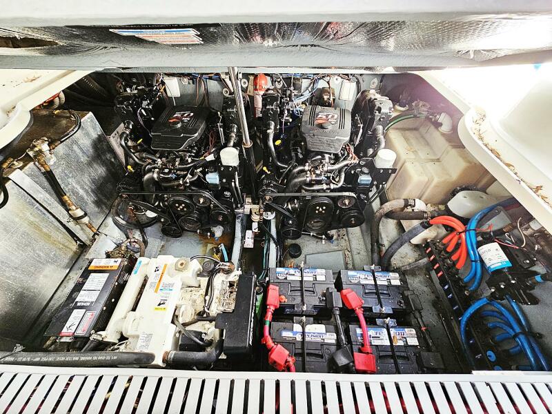 2004 Sea Ray 300 Sundancer
