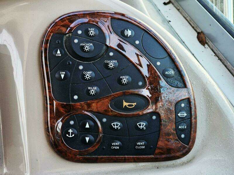 30ft Sea Ray Yacht For Sale