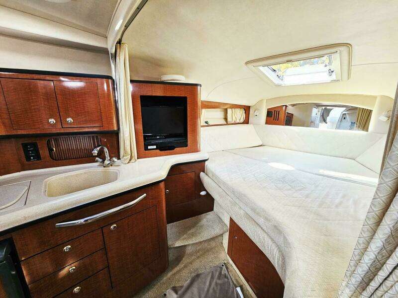 30ft Sea Ray Yacht For Sale