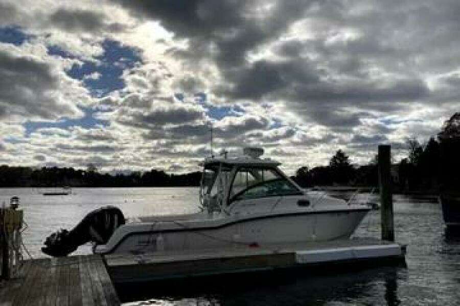 28ft Boston Whaler Yacht For Sale