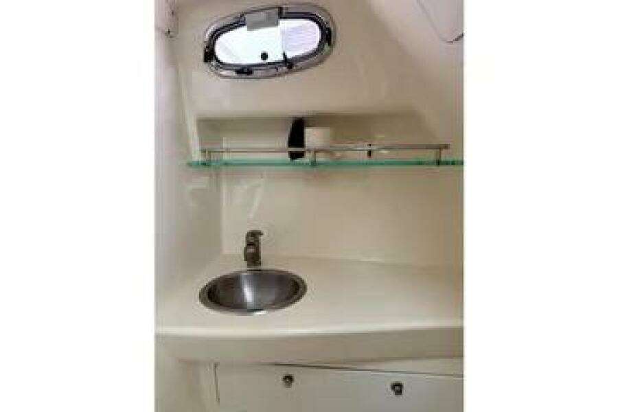 28ft Boston Whaler Yacht For Sale
