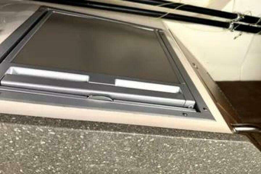 28ft Boston Whaler Yacht For Sale