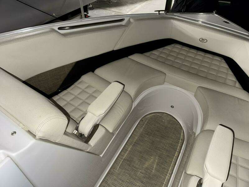 23ft Cobalt Yacht For Sale