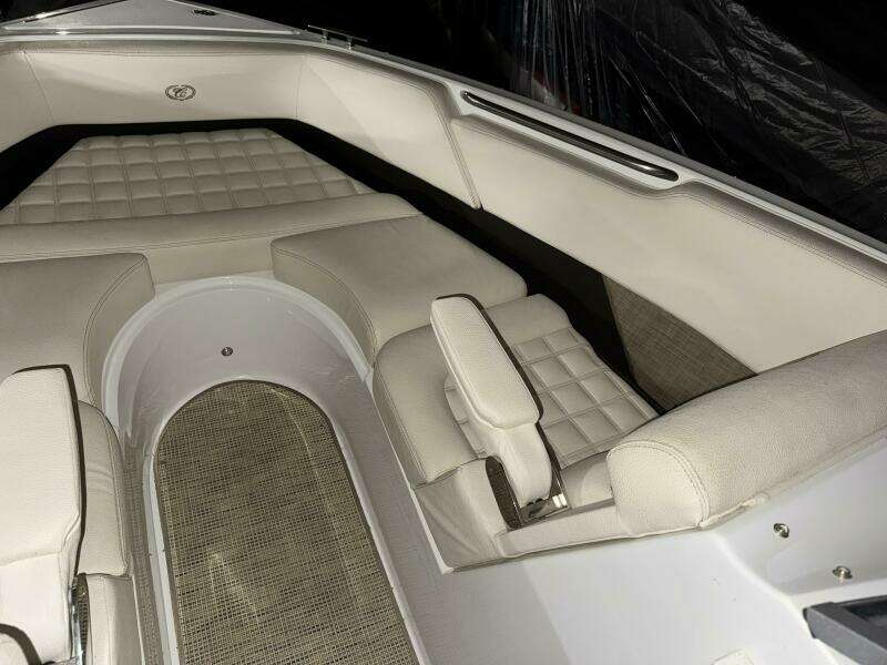 23ft Cobalt Yacht For Sale