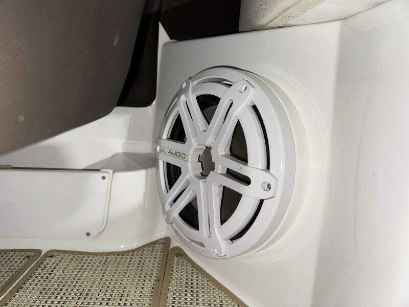 23ft Cobalt Yacht For Sale