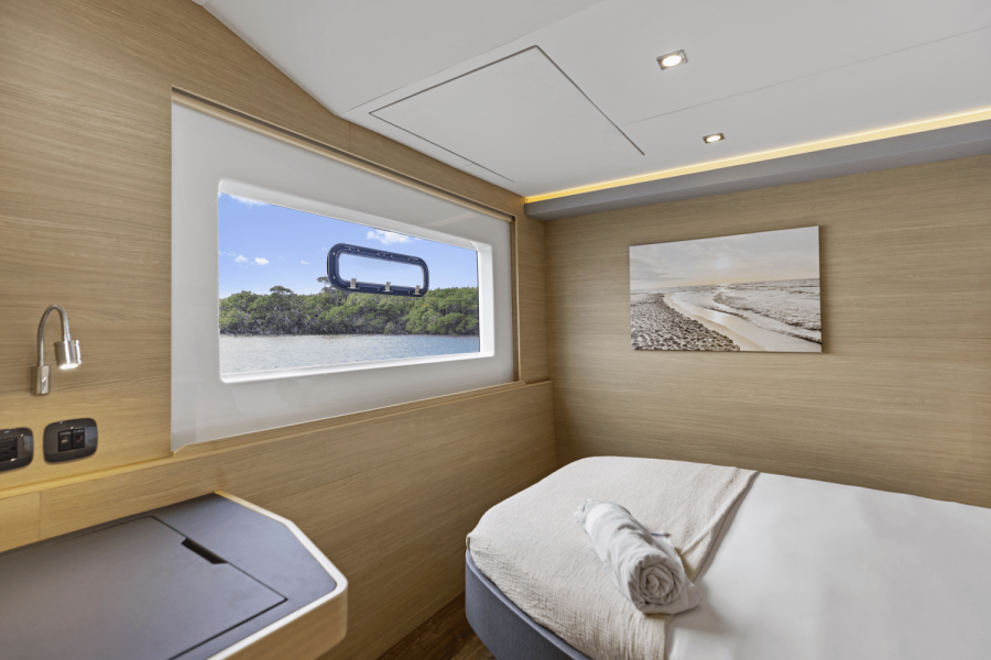 52ft Aquila Yacht For Sale